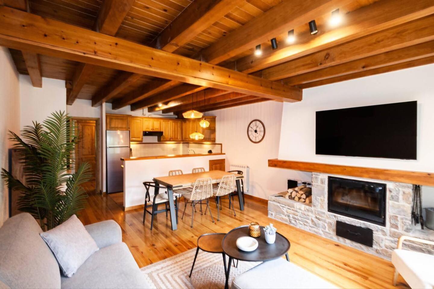 Espacioso Apartamento Con Jardin En Salardu Naut Aran 外观 照片
